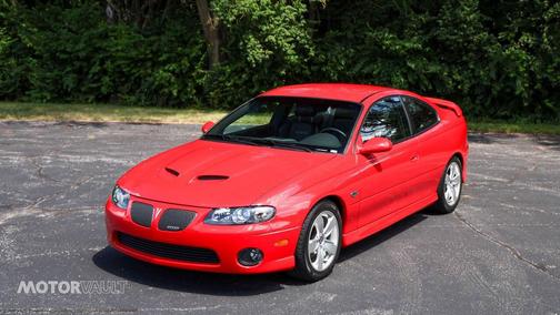 2005 Pontiac GTO Base 2dr Coupe