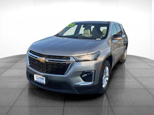 Sterling Gray Metallic 2023 Chevrolet Traverse LS