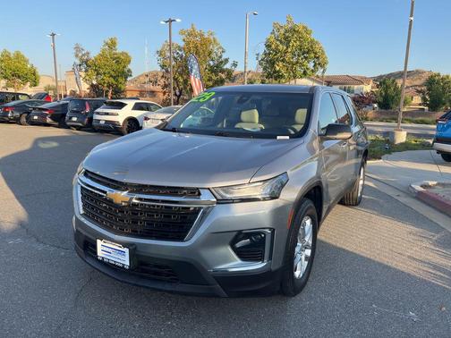 Sterling Gray Metallic 2023 Chevrolet Traverse LS