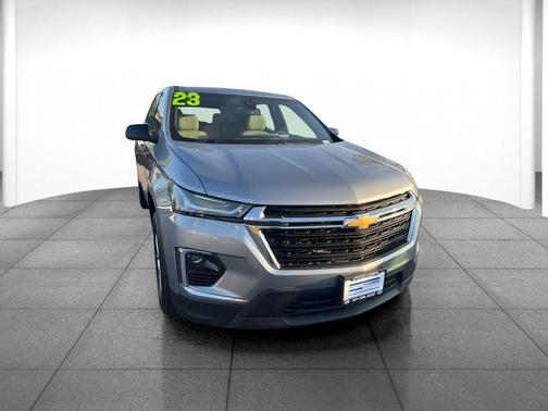 Sterling Gray Metallic 2023 Chevrolet Traverse LS