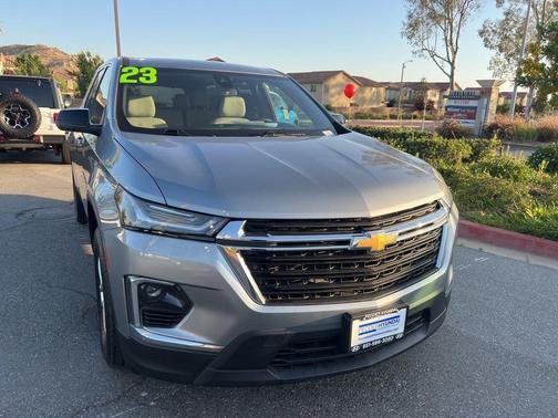 Sterling Gray Metallic 2023 Chevrolet Traverse LS