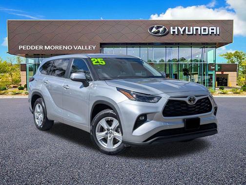 Celestial Silver Metallic 2025 Toyota Highlander LE