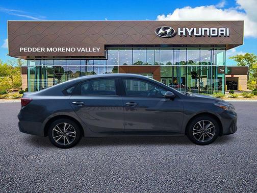 Gravity Gray 2023 Kia Forte LXS