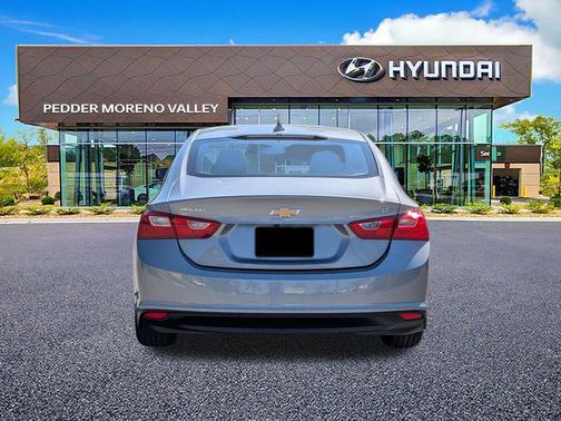 Sterling Gray Metallic 2023 Chevrolet Malibu FWD 1LT