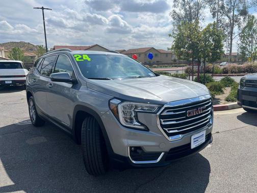 Sterling Metallic 2024 GMC Terrain SLT