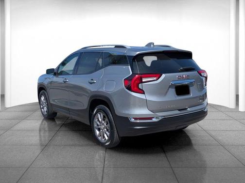 Sterling Metallic 2024 GMC Terrain SLT