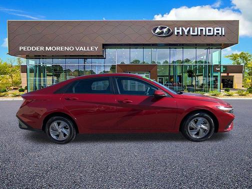 Ultimate Red 2025 Hyundai ELANTRA SE