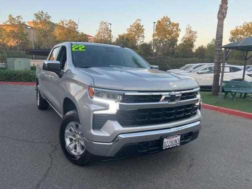 Silver Ice Metallic 2022 Chevrolet Silverado 1500 LT