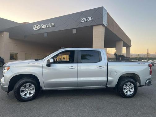Silver Ice Metallic 2022 Chevrolet Silverado 1500 LT