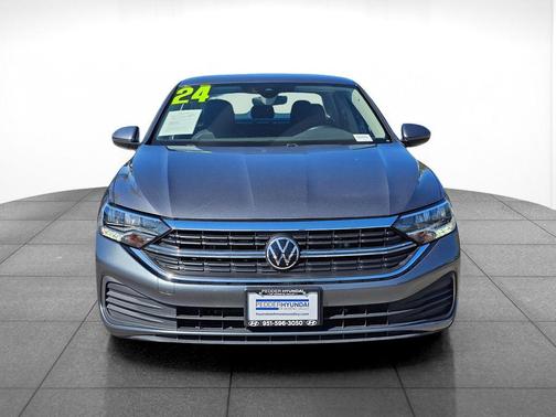 Platinum Gray Metallic 2024 Volkswagen Jetta 1.5T SE
