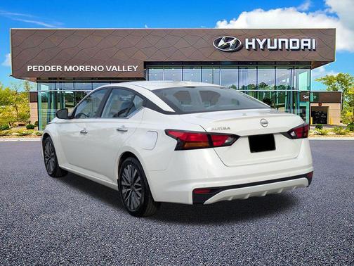 Glacier White 2025 Nissan Altima 2.5 SV