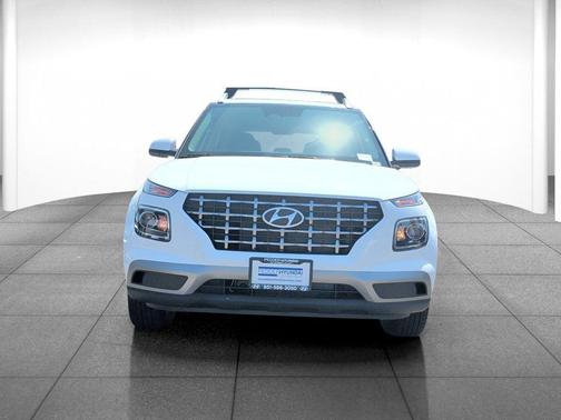 Lunar White 2026 Hyundai VENUE SEL