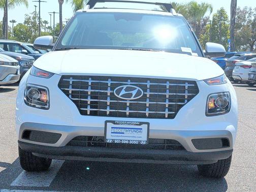 Lunar White 2026 Hyundai VENUE SEL