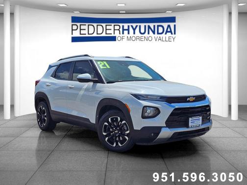 Iridescent Pearl Tricoat 2021 Chevrolet Trailblazer LT