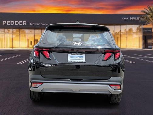 Phantom Black 2026 Hyundai TUCSON SE