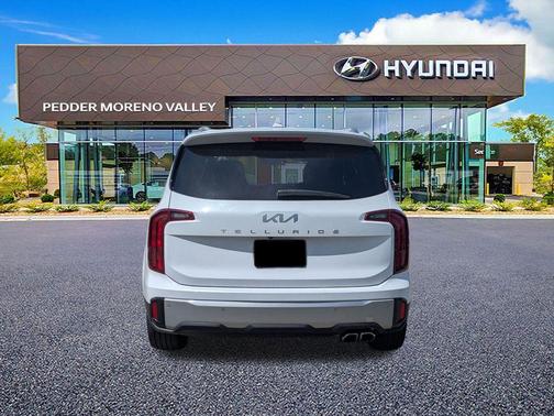 Glacial White Pearl 2023 Kia Telluride S
