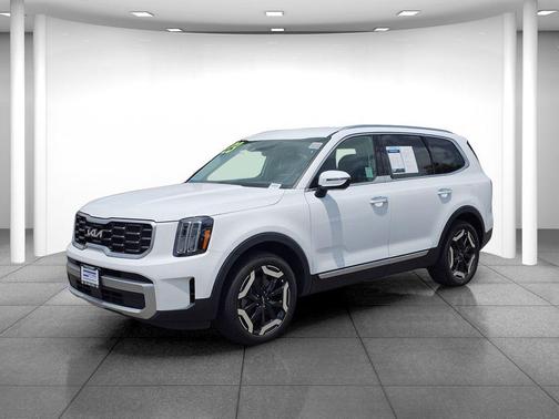 Glacial White Pearl 2023 Kia Telluride S