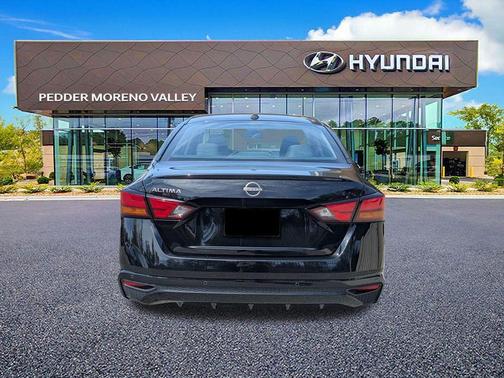 Super Black 2025 Nissan Altima 2.5 SV