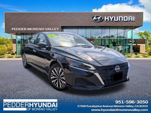 Super Black 2025 Nissan Altima 2.5 SV