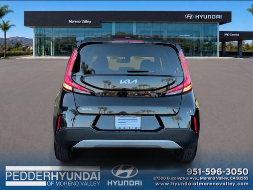 Fusion Black 2024 Kia Soul LX