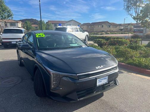 Interstellar Gray 2025 Kia K4 LXS