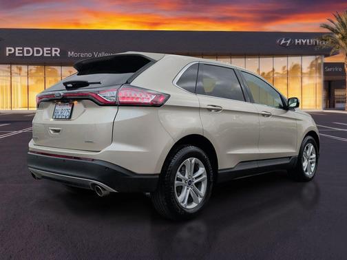 White Gold Metallic 2018 Ford Edge SEL