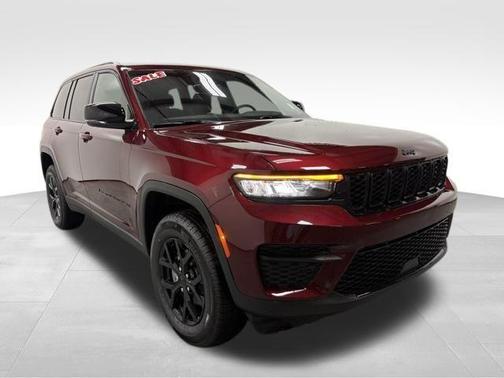 2025 Jeep Grand Cherokee Laredo