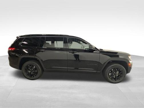 Diamond Black 2026 Jeep Grand Cherokee L Laredo