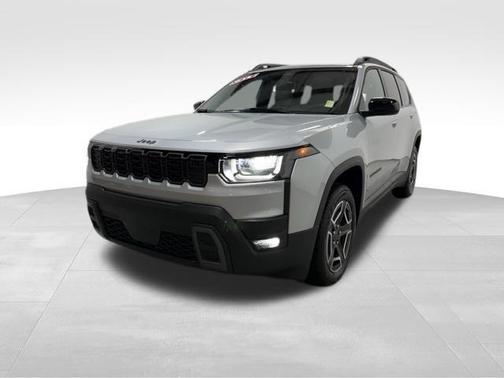 Silver Zynith Clearcoat 2026 Jeep Cherokee LAREDO/LIMITED
