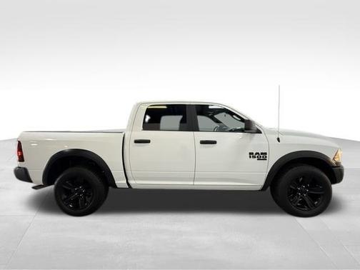 Bright White Clearcoat 2024 RAM 1500 Classic SLT
