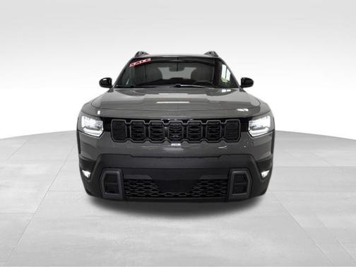 Sting Gray Clearcoat 2026 Jeep Cherokee LAREDO/LIMITED