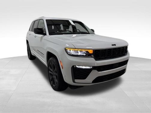 Bright White Clearcoat 2026 Jeep Grand Cherokee Limited