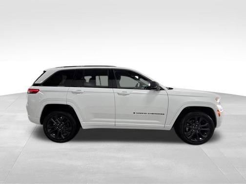 Bright White Clearcoat 2026 Jeep Grand Cherokee Limited