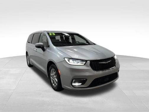 2023 Chrysler Pacifica Touring