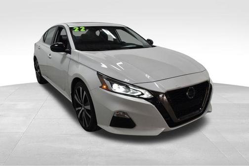 2022 Nissan Altima 2.0 SR