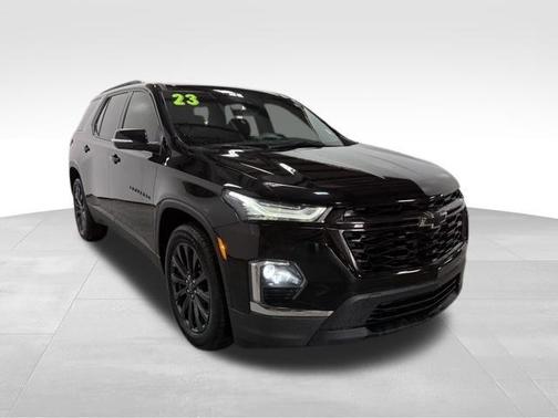 Mosaic Black Metallic 2023 Chevrolet Traverse RS