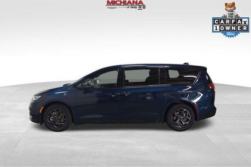 2022 Chrysler Pacifica Hybrid Touring L