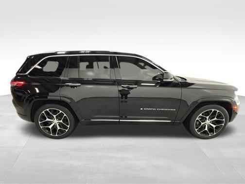 2023 Jeep Grand Cherokee Summit