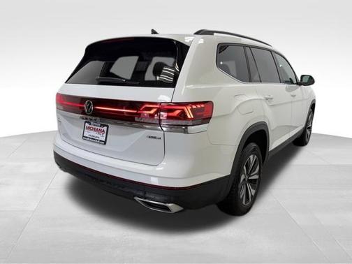 Pure White 2024 Volkswagen Atlas 2.0T SE