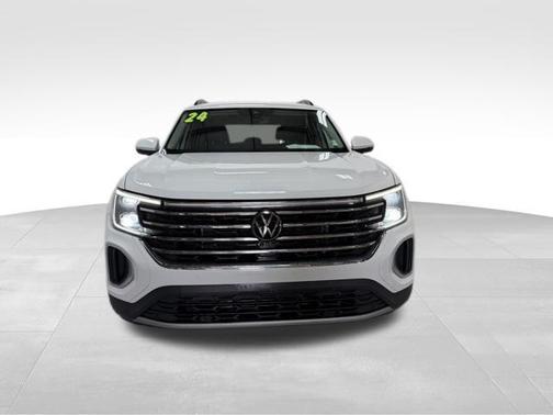 Pure White 2024 Volkswagen Atlas 2.0T SE