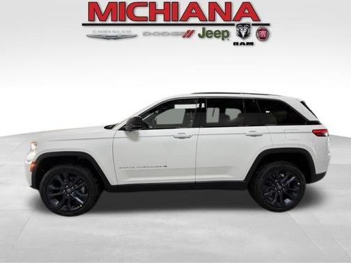 Bright White Clearcoat 2026 Jeep Grand Cherokee Limited
