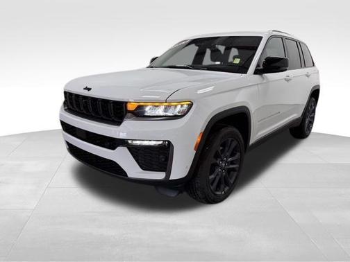 Bright White Clearcoat 2026 Jeep Grand Cherokee Limited