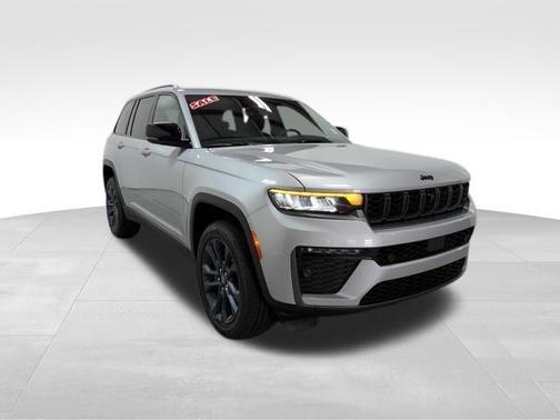 Silver Zynith 2026 Jeep Grand Cherokee Limited