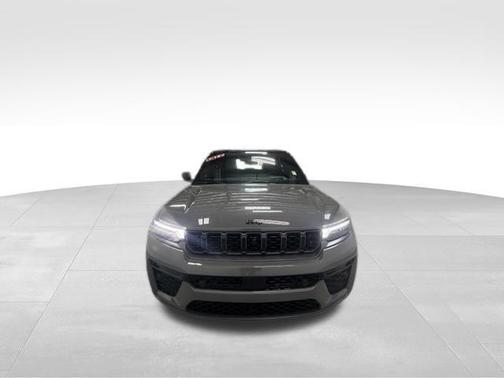 Gray 2027 Jeep Grand Cherokee Summit