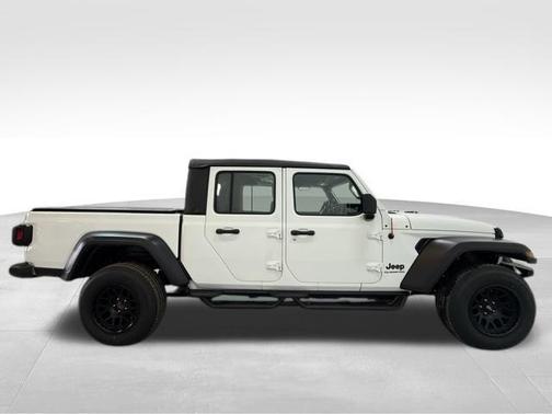 2022 Jeep Gladiator Sport