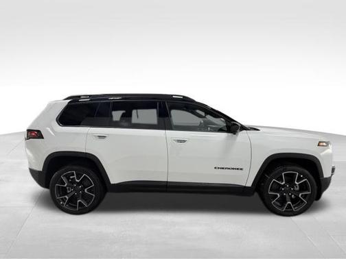 Bright White Clearcoat 2026 Jeep Cherokee Overland