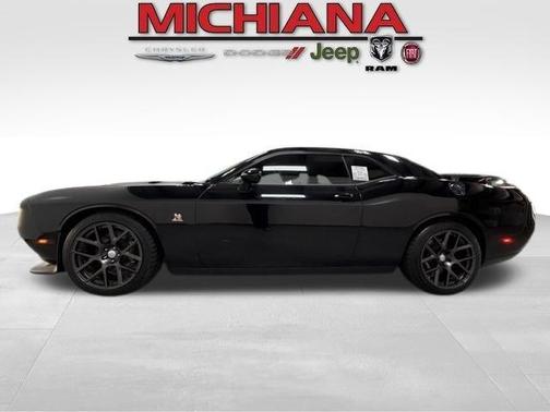 Pitch Black Clearcoat 2016 Dodge Challenger R/T Scat Pack