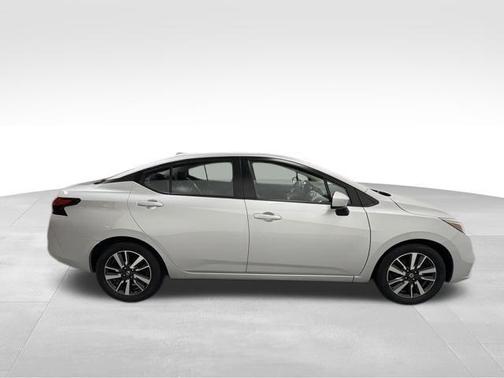 2022 Nissan Versa 1.6 SV