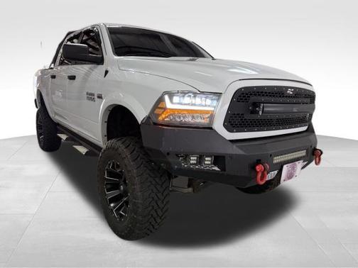 Bright White Clearcoat 2016 RAM 1500 SLT