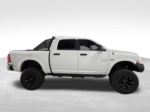 Bright White Clearcoat 2016 RAM 1500 SLT